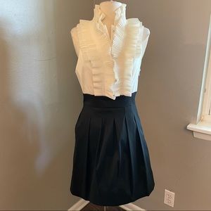 ISSUE Ruffled dress. Size 8